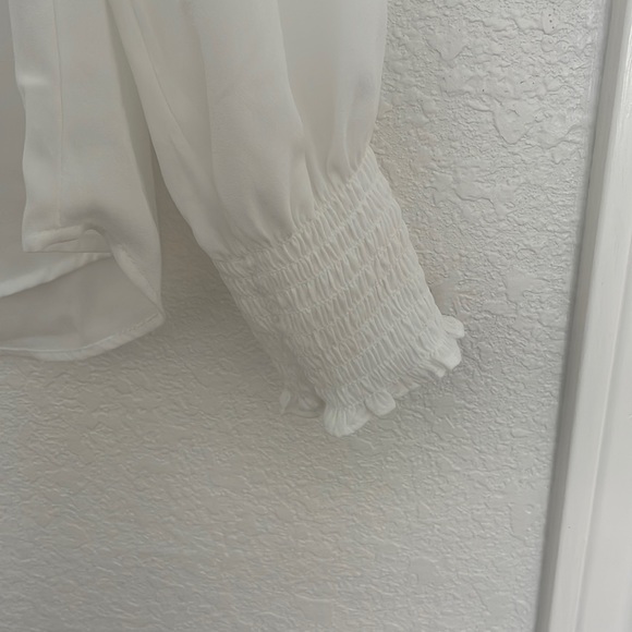 EXPRESS V-Neck Button Front Top (Size: XSmall) - Picture 6 of 6